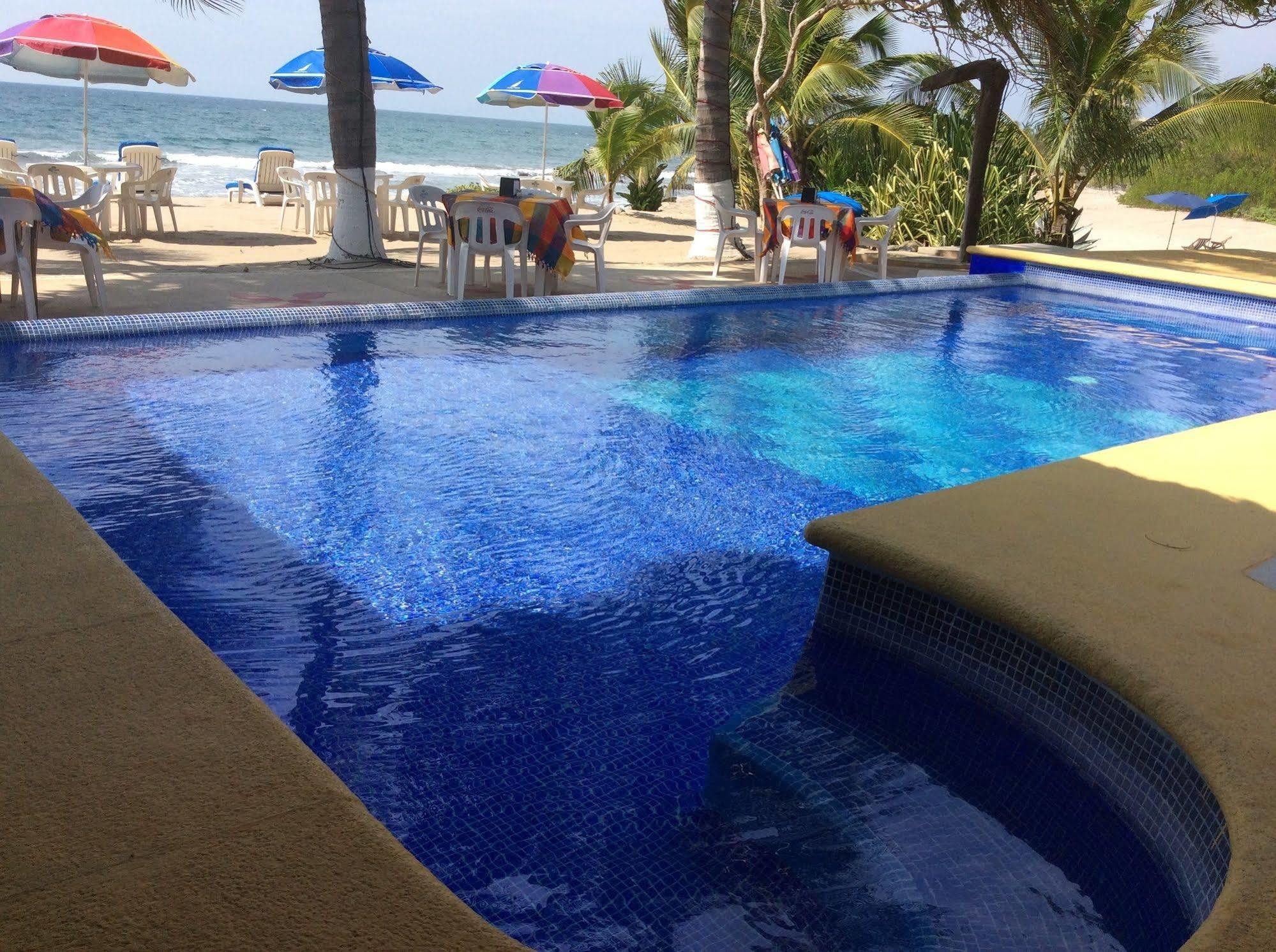 ترونكونيس Tronco Bay Inn Resort المظهر الخارجي الصورة