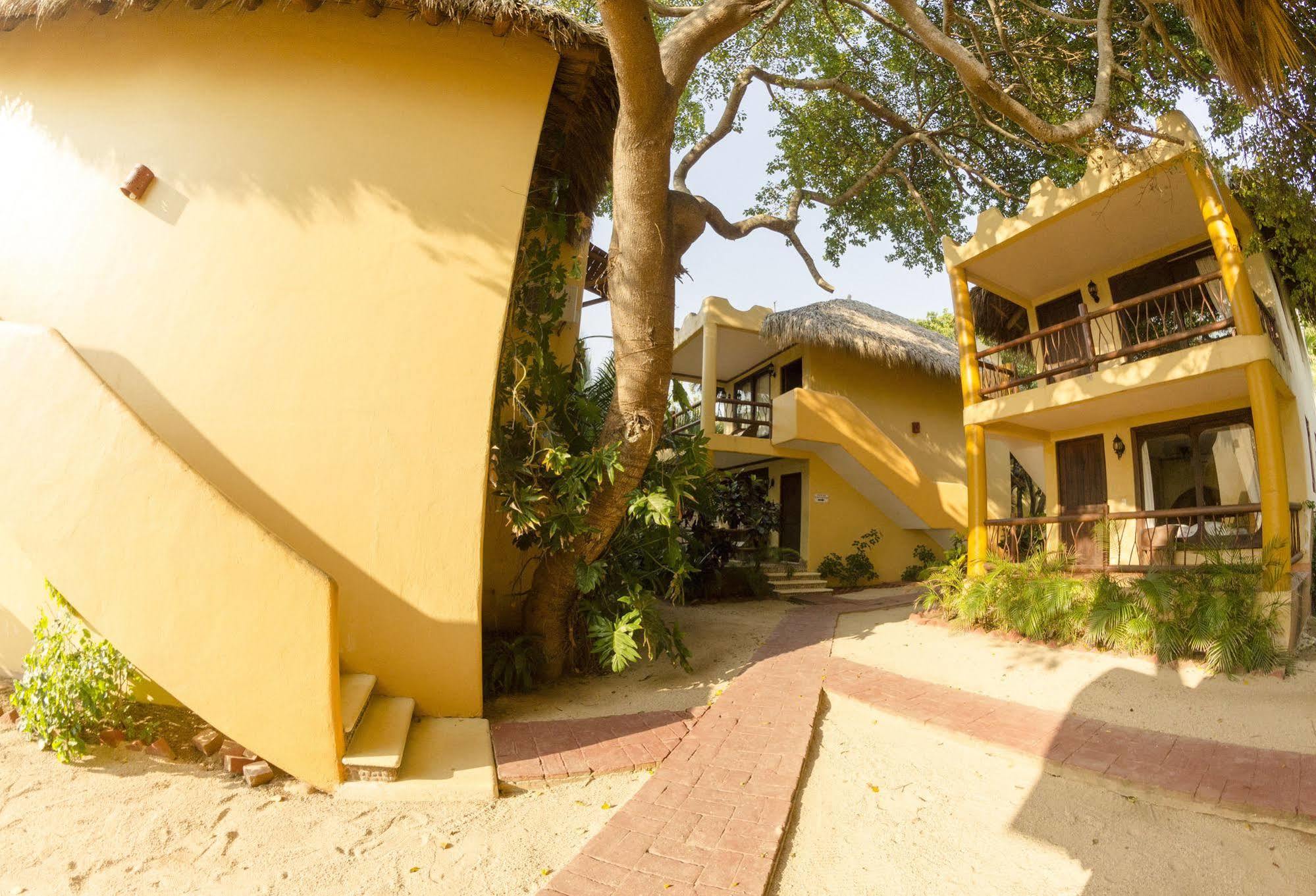 ترونكونيس Tronco Bay Inn Resort المظهر الخارجي الصورة