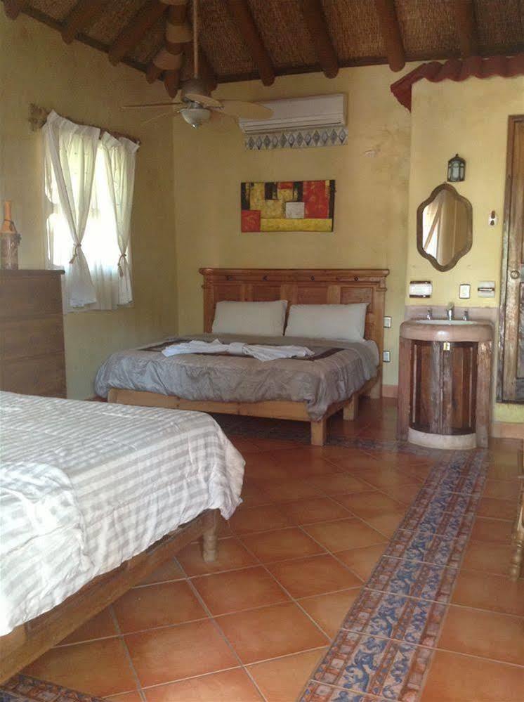 ترونكونيس Tronco Bay Inn Resort المظهر الخارجي الصورة